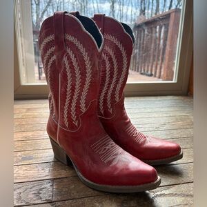 Sterling River Western Heeled Boots with White Stitching